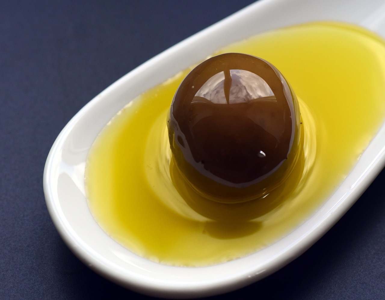 Oliwa z oliwek extra virgine – kup przez internet. Grecka oliwa z oliwek sklep internetowy