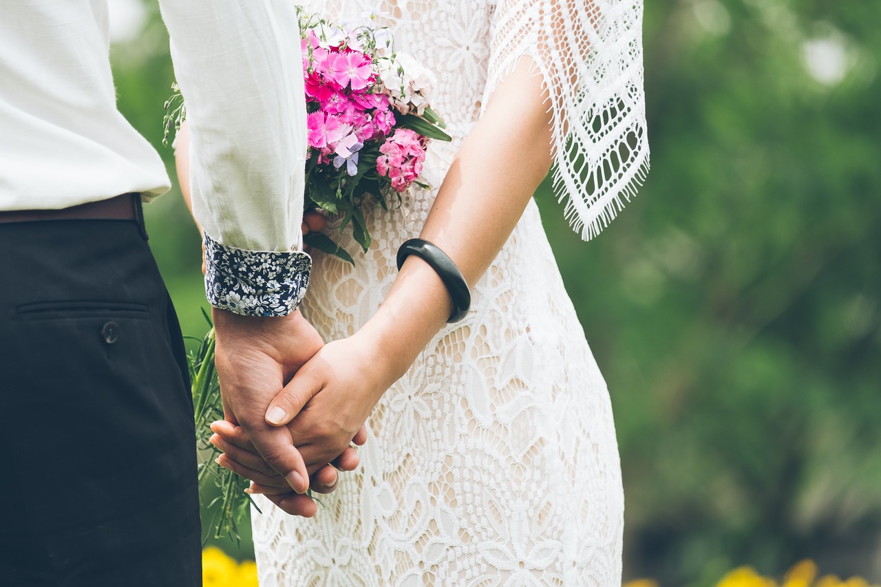 Suknie ślubne: jaki styl wybrać? Romantyczne suknie ślubne – Pronovias ceny