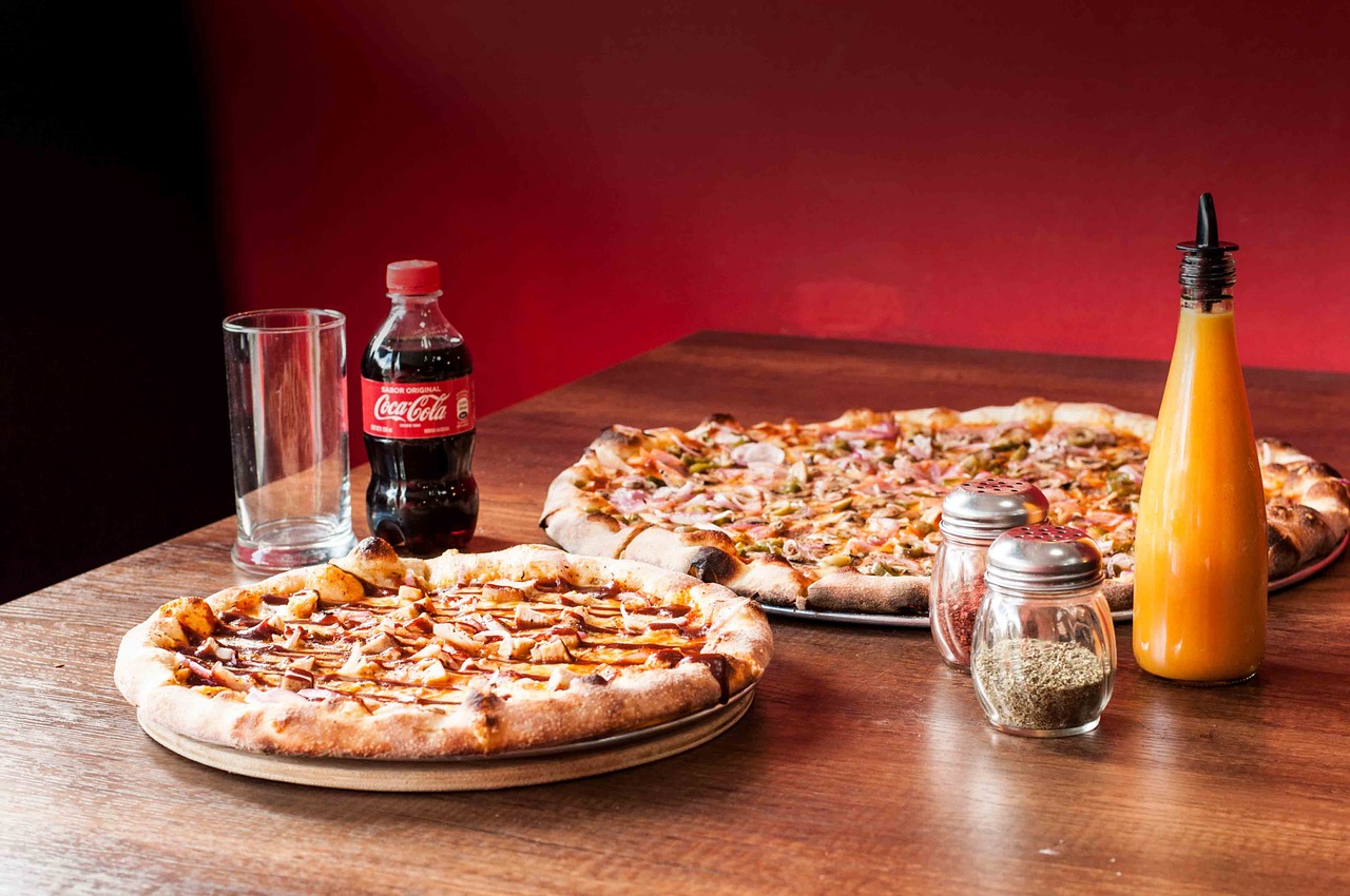 Pyszna pizza prosto z pieca – pizzeria nocna Kraków